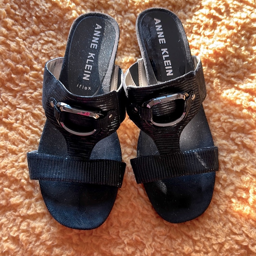 Anne Klein Iflex sandal, size 7, black with silver embellishment